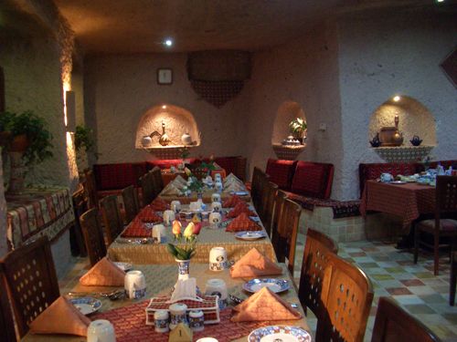 kanduvan bei tabriz, hotel laleh, gemeißelt in stein: mit iran erlebnis reisen