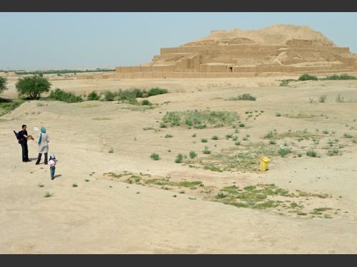 shush (oder: susa) choghazanbil pyramide: mit iran erlebnis reisen