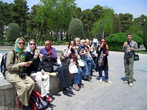 freundeskreis isfahan reise, gemeinsam in laleh park, teheran
